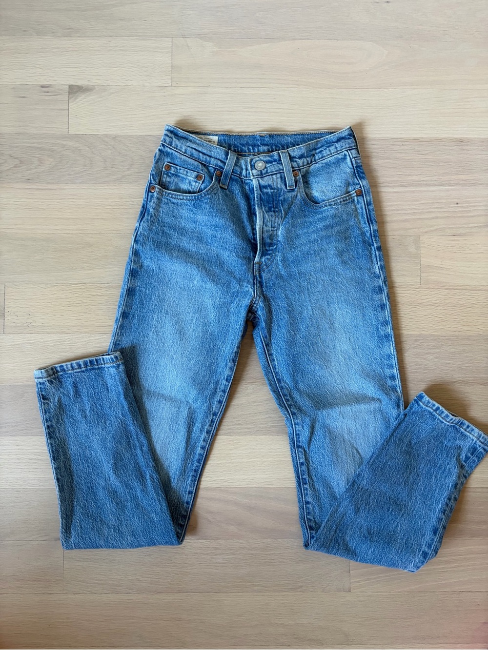 Levi’s 501 Dark/Medium Wash